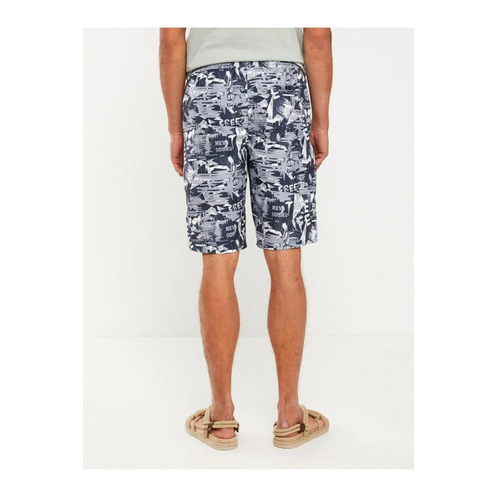 LCWAIKIKI Classic Diz Hizası Boy Desenli Erkek Deniz Şortu