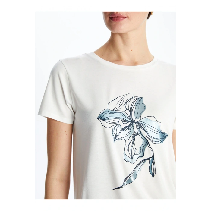 LCWAIKIKI Classic Ekru Bisiklet Yaka Çiçekli Kadın Tişört