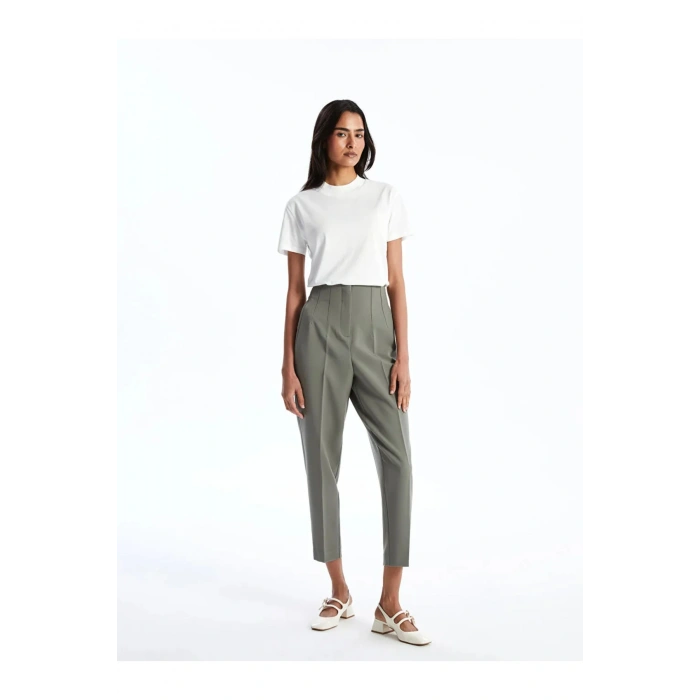 LCWAIKIKI Classic Ekru Dik Yaka Kadın Tişört