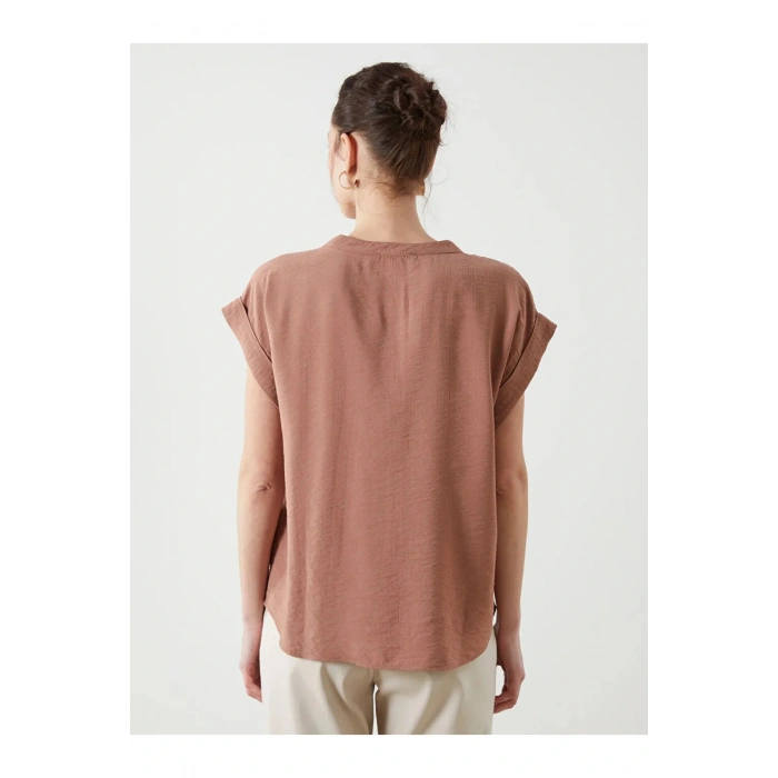 LCWAIKIKI Classic Kahverengi Kaçık Yaka Kadın Bluz T T