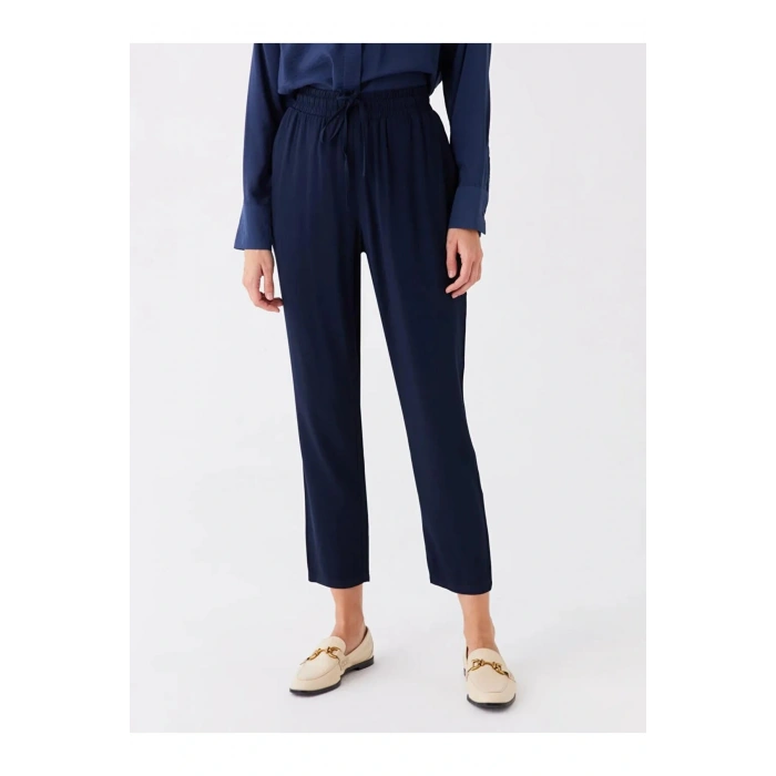 LCWAIKIKI Classic Lacivert Beli Lastikli Rahat Kalıp Kadın Pantolon