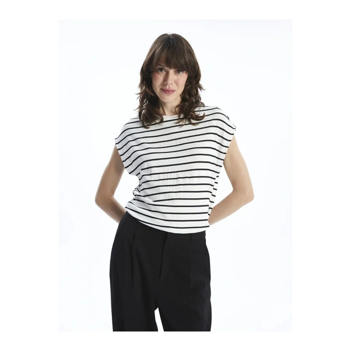 LCWAIKIKI Classic Siyah Çizgili  Bisiklet Yaka Çizgili Kadın Tişört