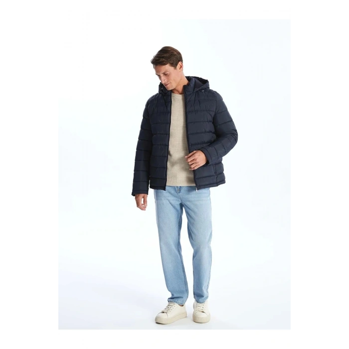 LCWAIKIKI Classic  Standart Kalıp Kapüşonlu Erkek Şişme Mont