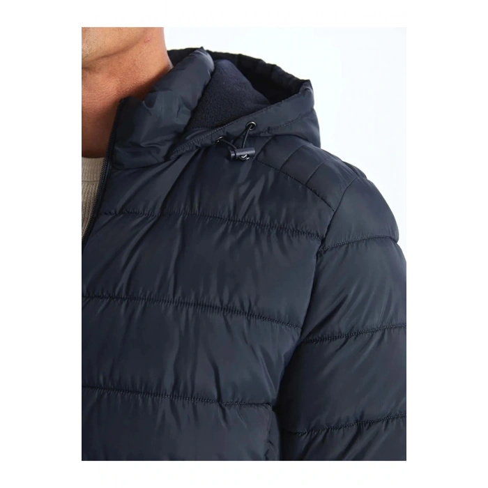 LCWAIKIKI Classic  Standart Kalıp Kapüşonlu Erkek Şişme Mont