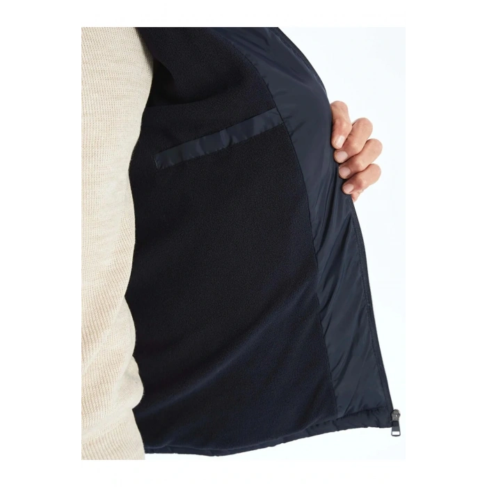 LCWAIKIKI Classic  Standart Kalıp Kapüşonlu Erkek Şişme Mont