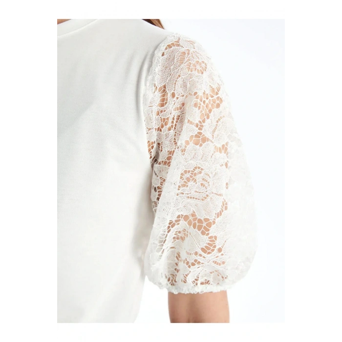 LCWAIKIKI Classic Bisiklet Yaka Kendinden Desenli Kısa Kollu Kadın Bluz