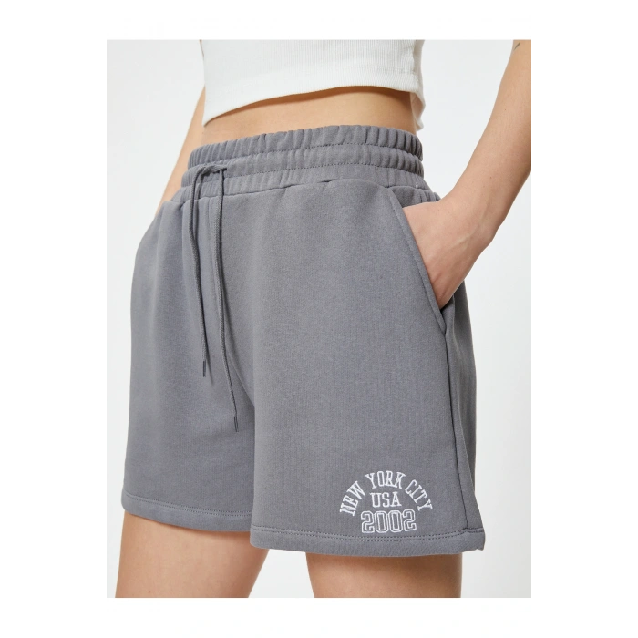 Mini Şort Rahat Kalıp Beli Bağlamalı Cepli Baskı Detaylı