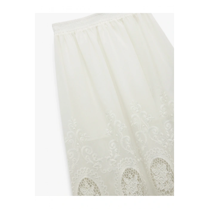 Pamuklu Astarlı Brode Detaylı Fistolu Midi Kloş Etek