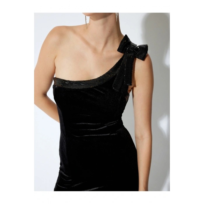 Tek Omuz Kadife Mini Payetli Fiyonk Detaylı Elbise