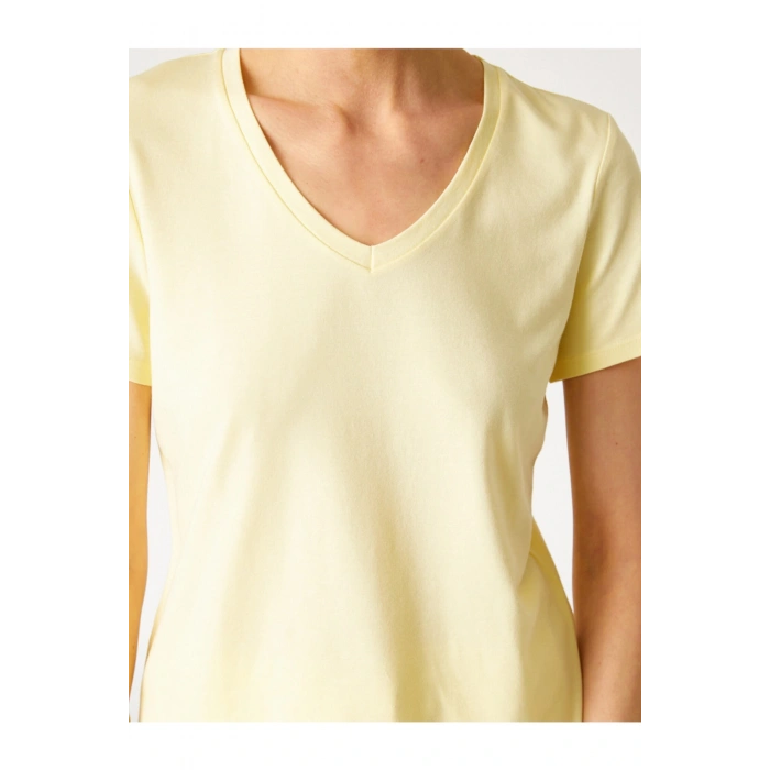 V Yaka Kısa Kollu Basic Tişört