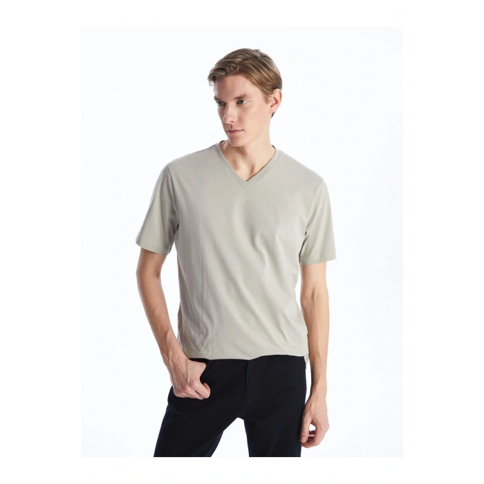 V Yaka Kısa Kollu Erkek Tişört