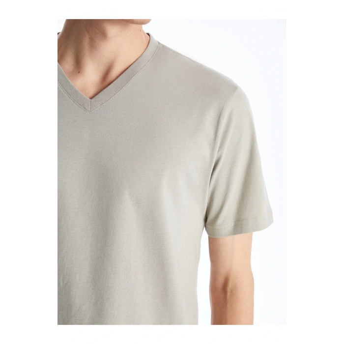 V Yaka Kısa Kollu Erkek Tişört