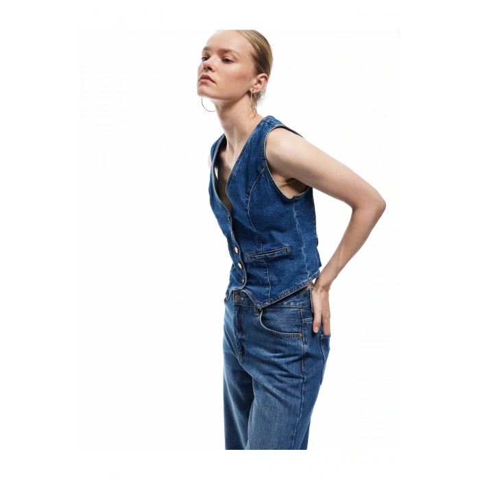 V Yaka Kolsuz Düğmeli Cep Detaylı Denim Yelek