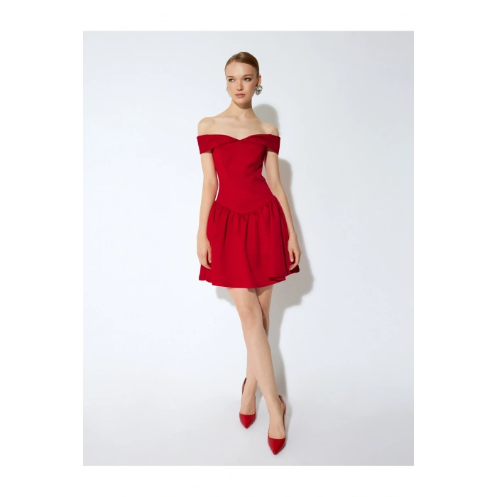 X Sibil Çetinkaya - Saten Kalp Yaka Omzu Açık Mini Balon Elbise