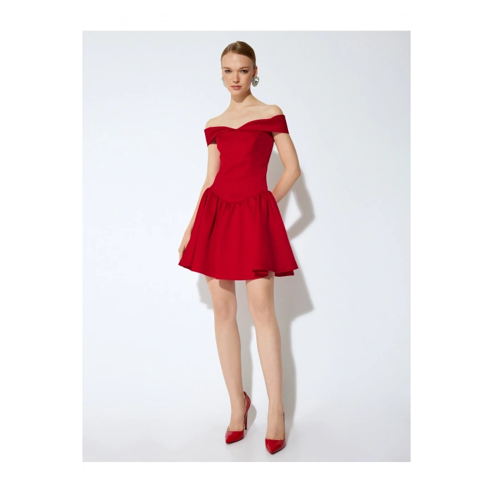 X Sibil Çetinkaya - Saten Kalp Yaka Omzu Açık Mini Balon Elbise