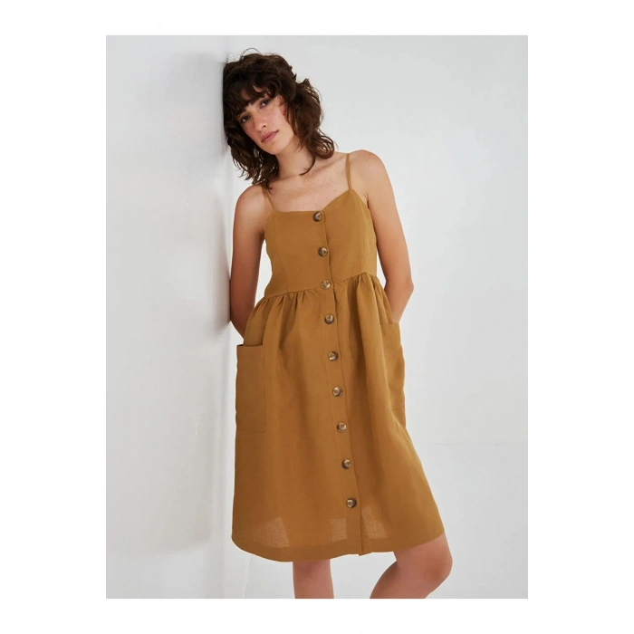 XSIDEBej Askılı Cep Detaylı Önden Düğmeli Kadın Elbise