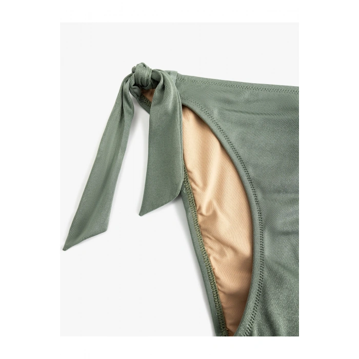 Yanları Bağlama Detaylı Parlak Bikini Altı