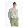 Kaçık Yaka Çizgili Uzun Kollu Kadın Bluz