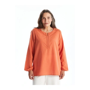 Kaçık Yaka Nakışlı Uzun Kollu Kadın Bluz