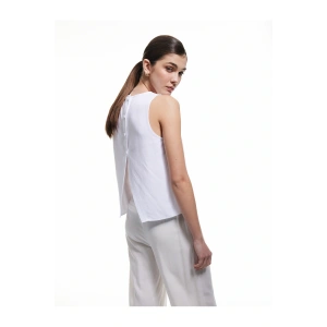 Arkası Düğmeli Asimetrik Kesim Kırık Beyaz Kadın Bluz 5SAK60258UW
