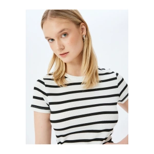 Basic Çizgili Bisiklet Yaka Kısa Kollu Kaşkorse Slim Fit Kadın Tişört