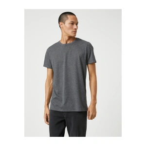 Basic Tişört Slim Fit Bisiklet Yaka Kısa Kollu Pamuklu