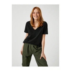 Basic Tişört V Yaka Kısa Kollu