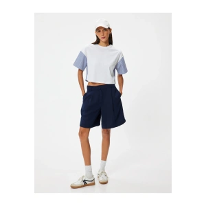 Bisiklet Yaka Tişört Kumaş Detaylı Detaylı Kısa Kollu