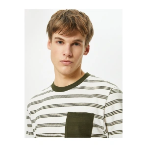 Cep Detaylı Tişört Bisiklet Yaka Kısa Kollu