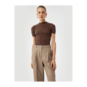 Kısa Kollu Bisiklet Yaka Büzgülü Dokulu Triko Kazak