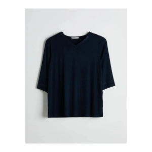 LCW Grace Lacivert V Yaka Taşlı Kadın Tişört