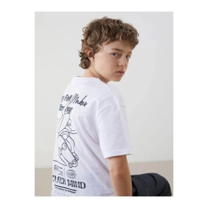 LCW Kids Beyaz Bisiklet Yaka Erkek Çocuk Tişört