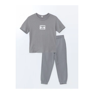 LCW Kids Bisiklet Yaka Erkek Çocuk Tişört ve Eşofman Altı