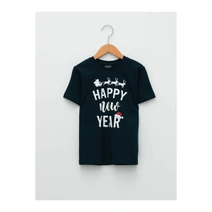 LCW Kids Lacivert Bisiklet Yaka Yılbaşı Temalı Kısa Kollu Pamuklu Erkek Çocuk Tişört