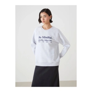 LCW Vision Beyaz Bisiklet Yaka Nakışlı Kadın Kalın Sweatshirt