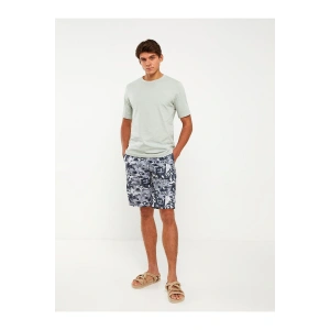 LCWAIKIKI Classic Diz Hizası Boy Desenli Erkek Deniz Şortu