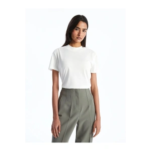 LCWAIKIKI Classic Ekru Dik Yaka Kadın Tişört