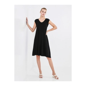 V Yaka Düz Kısa Kollu Viskon Kadın Elbise