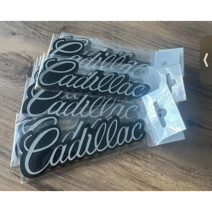 Toptan Cadillac Pleski Logo Arkası Bantlı Etiketçilere Özel