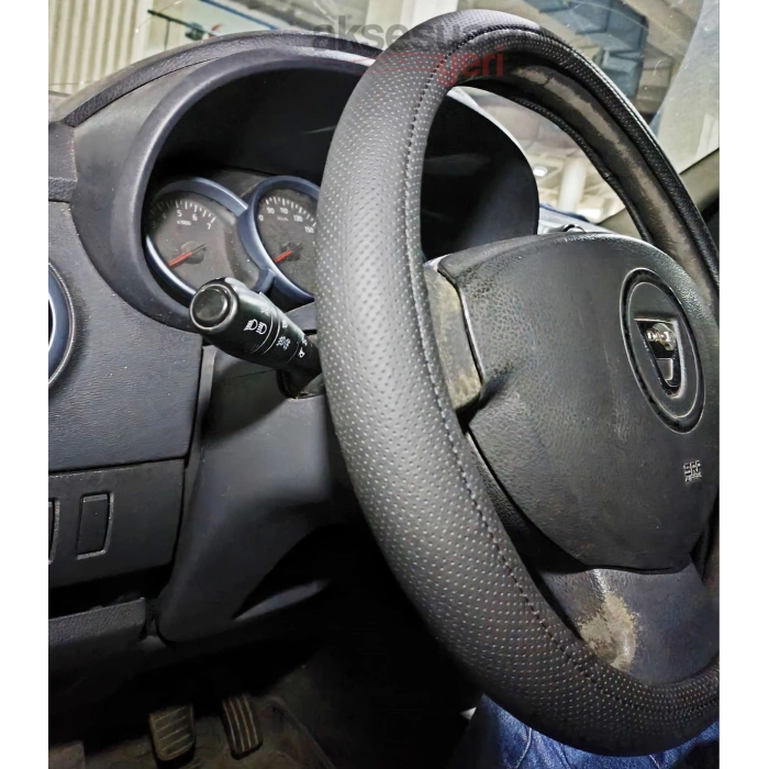 Toptan Geçmeli Direksiyon Kılıfı Noktalı Delikli Deri