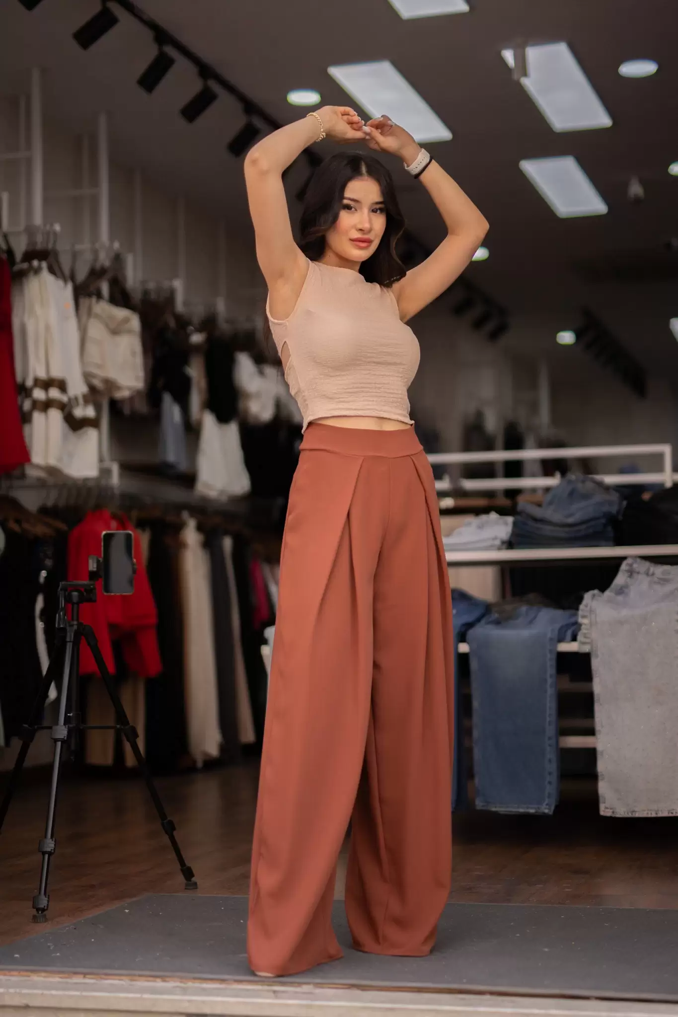 Arka Pencereli Crop Bluz - Bej