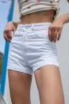 Beyaz Katlamalı Mom Fit Jean Şort