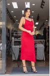 Yanı Büzgülü Askılı Tek Yırtmaç Elbise - Kırmızı