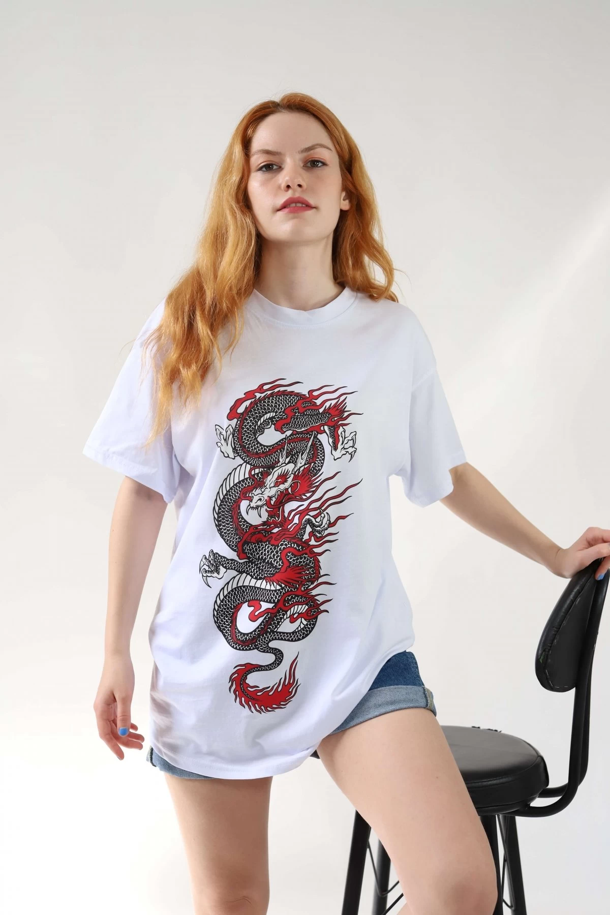Beyaz Göğüs Baskı Dragon Unisex Tshirt