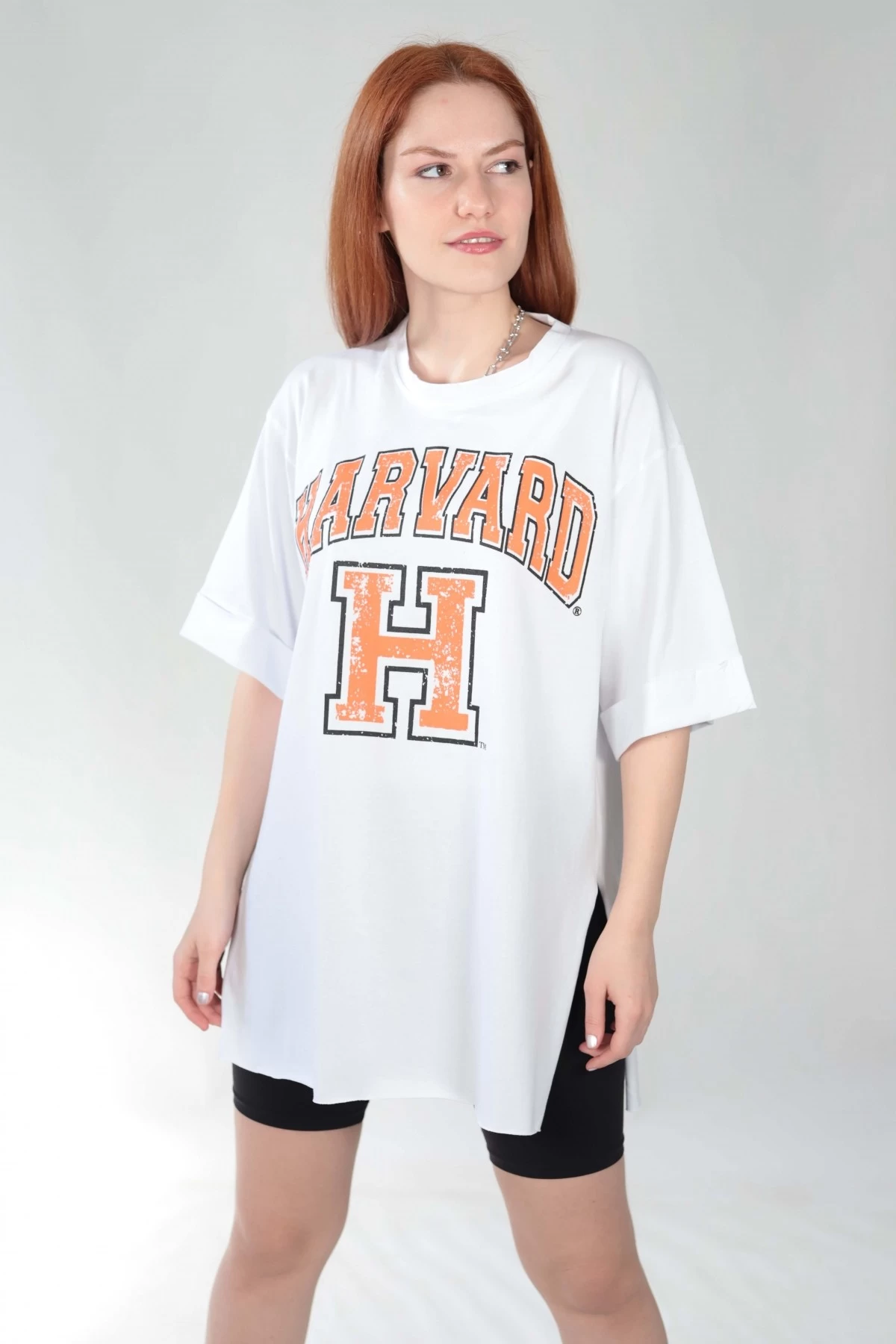 Beyaz Harvard Logo Yırtmaçlı Oversize Tshirt