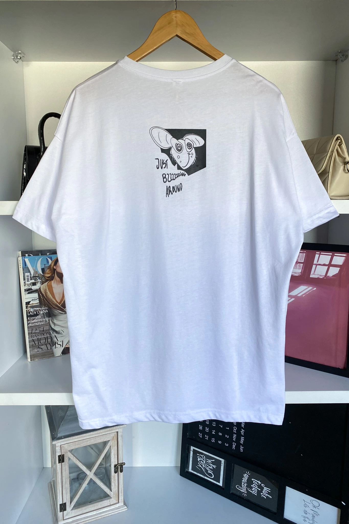 Beyaz Just Bzzz Baskılı Unisex Tshirt