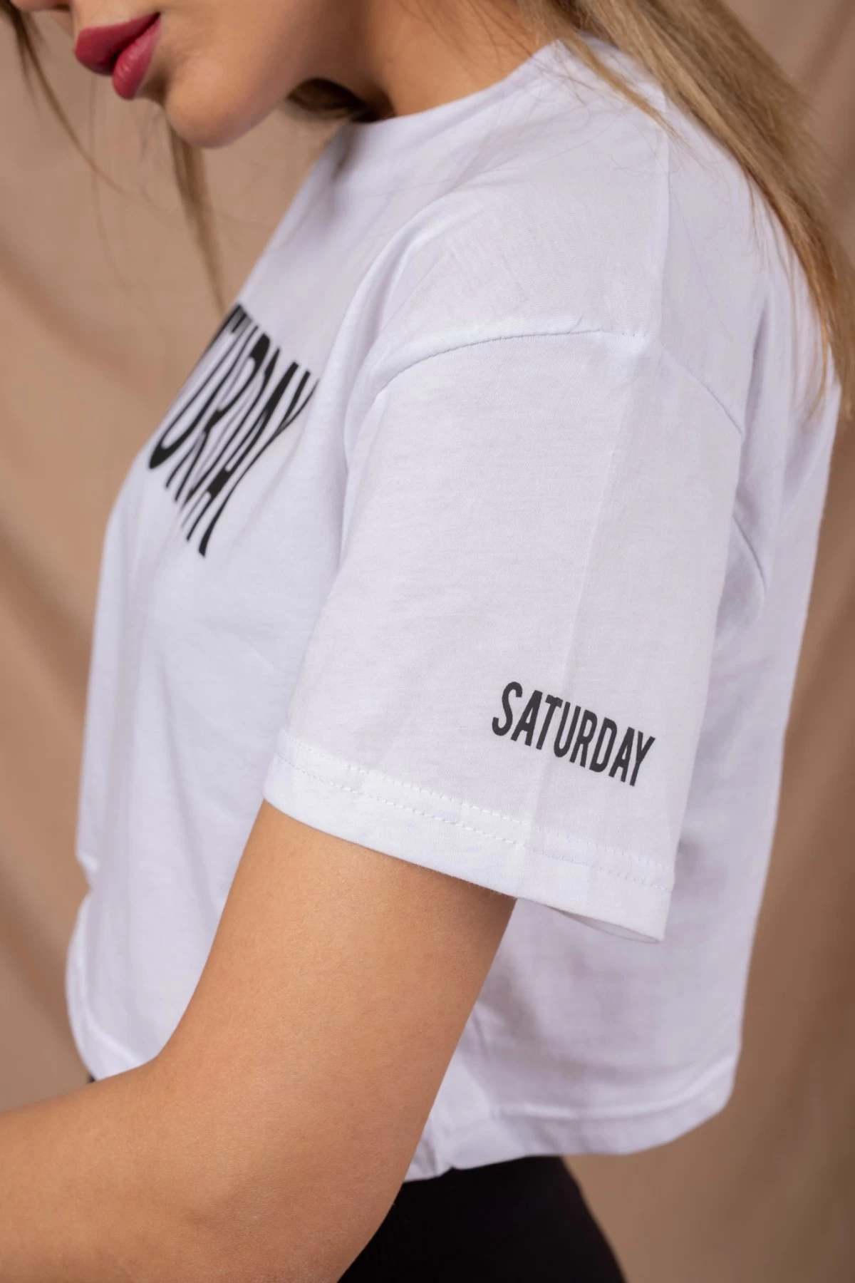 Beyaz Saturday Crop Tshirt