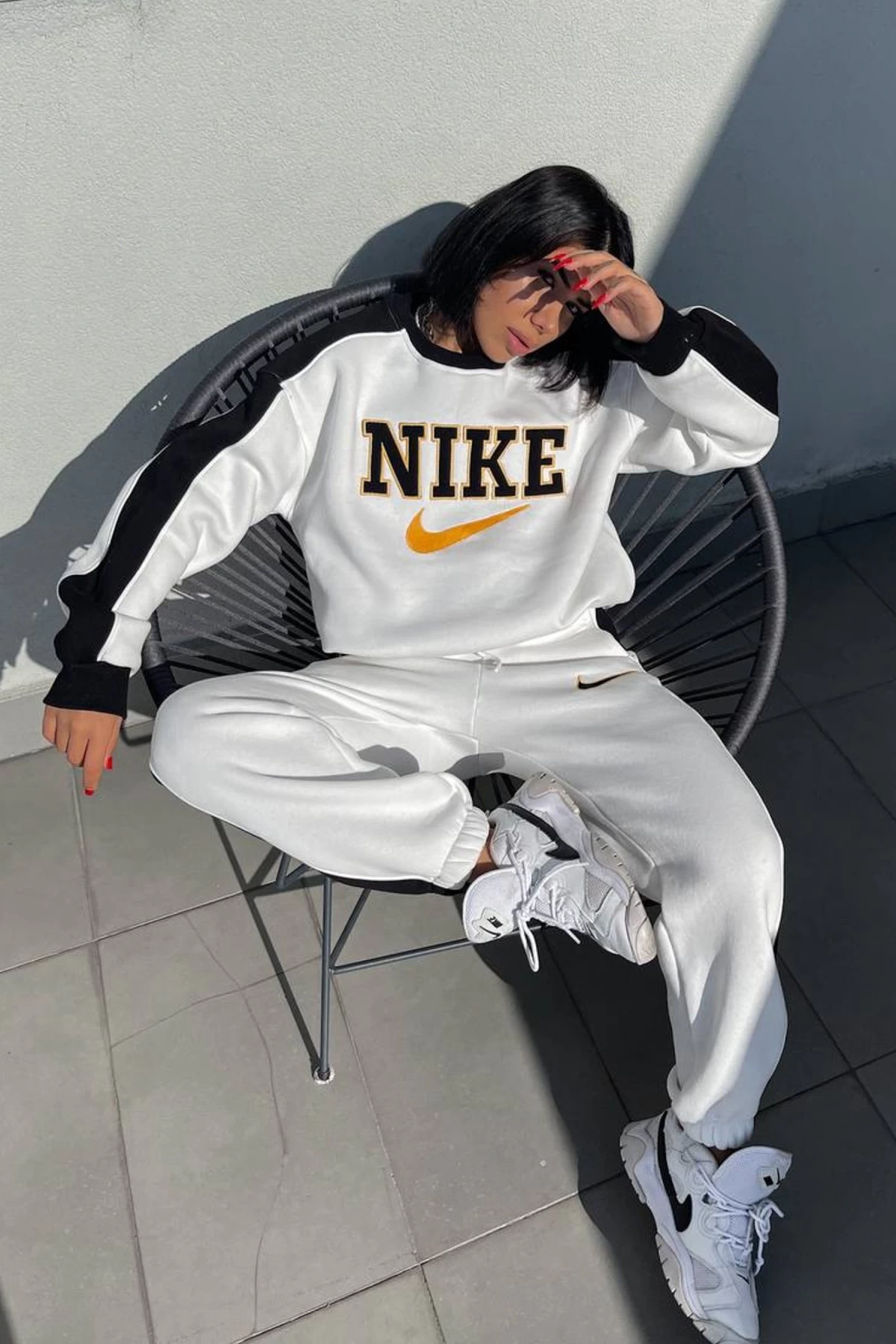 Beyaz Şeritli Parçalı Yazı Unisex Eşofman Takımı