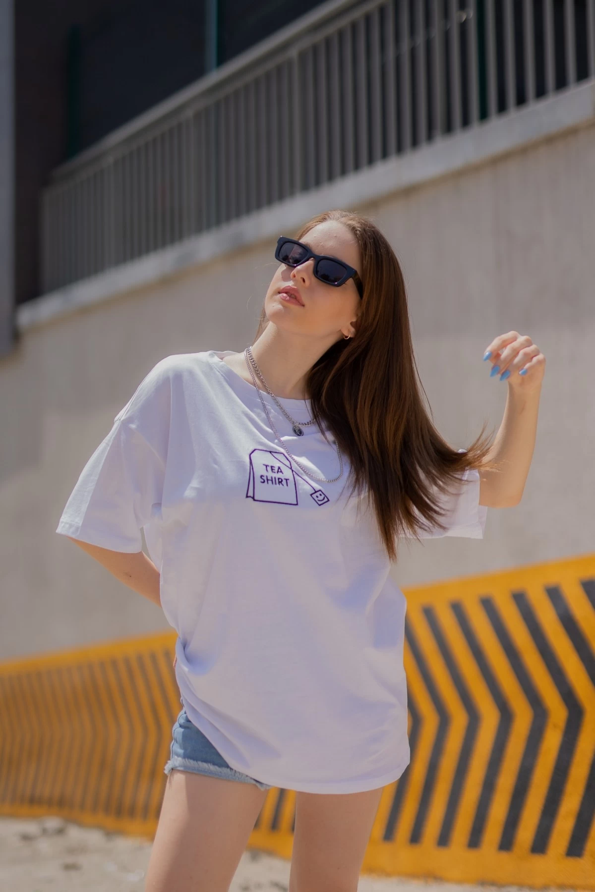 Beyaz Tea Shirt Nakışlı Unisex Tshirt