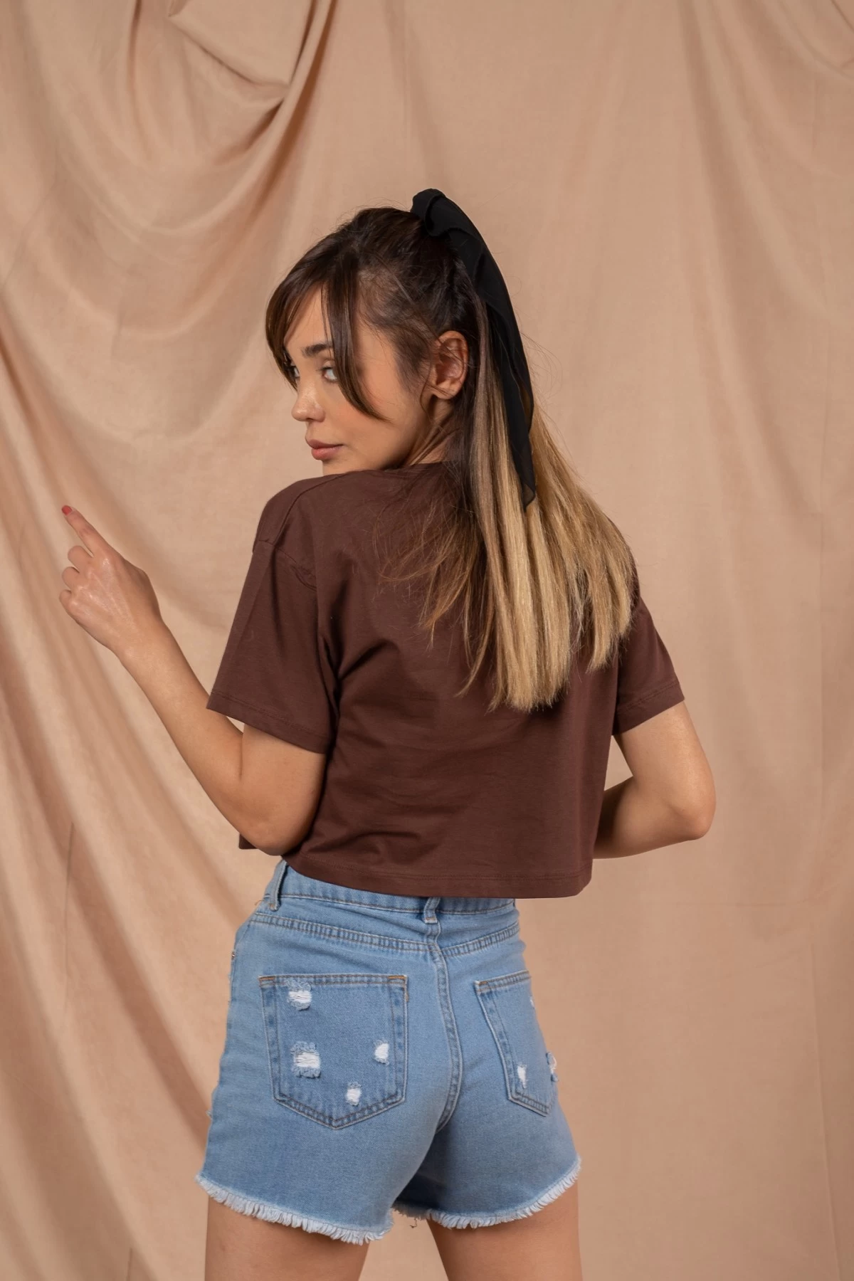 Kahverengi İskelet Nakış Crop Tshirt